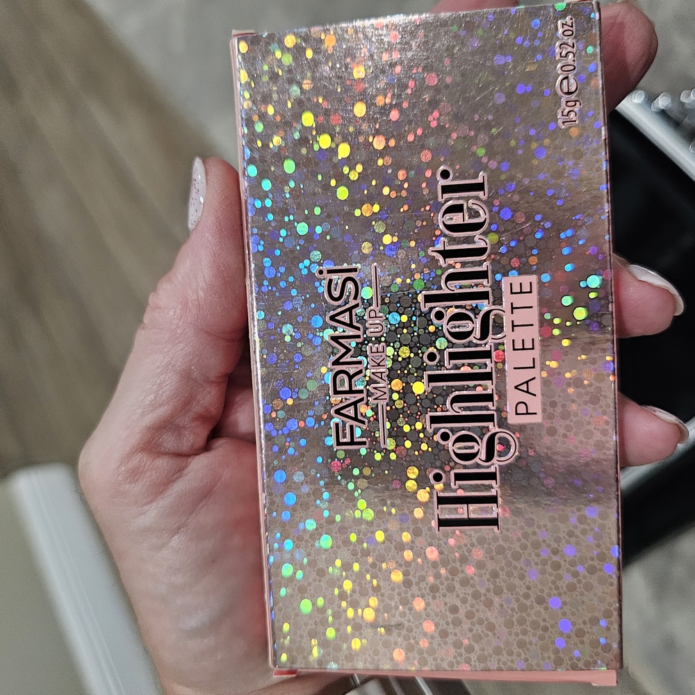 Farmasi Highlighter Palette